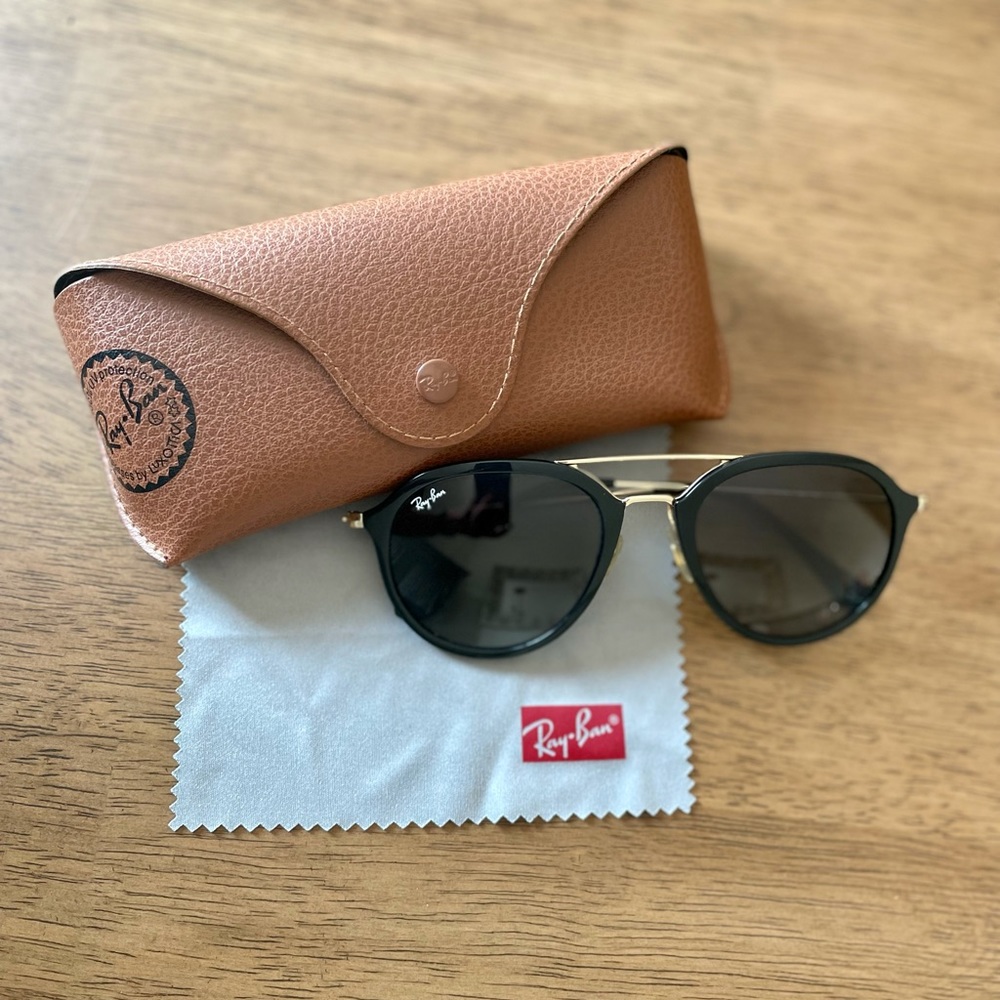 Ray-Ban Highstreet sunglasses - black and gold
